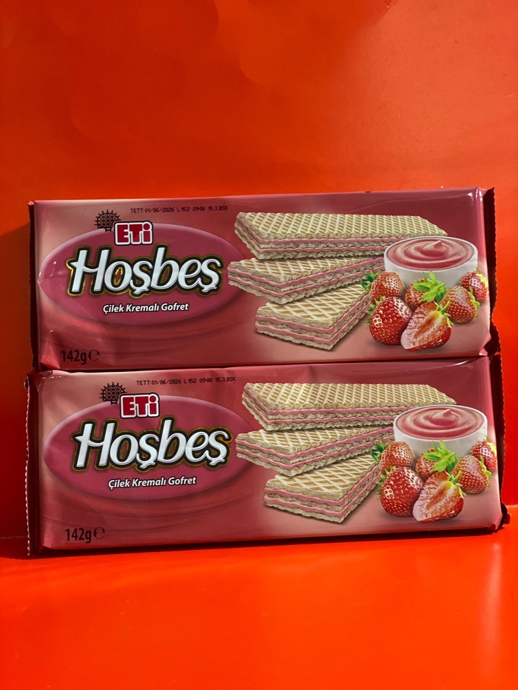 ویفر توت فرنگی